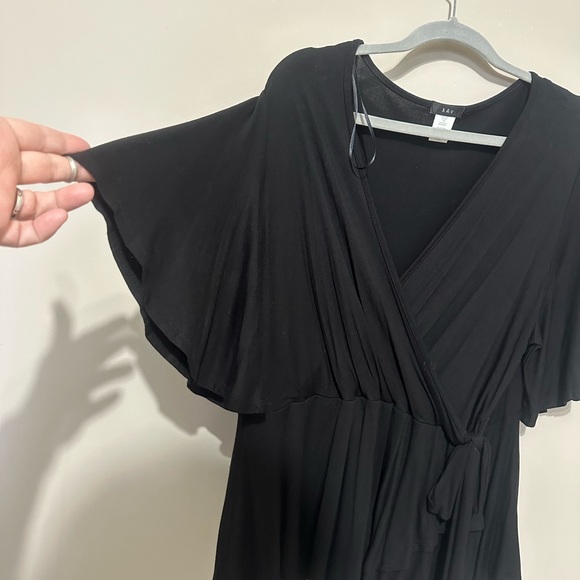 Black ladies peplum top - Picture 2 of 3